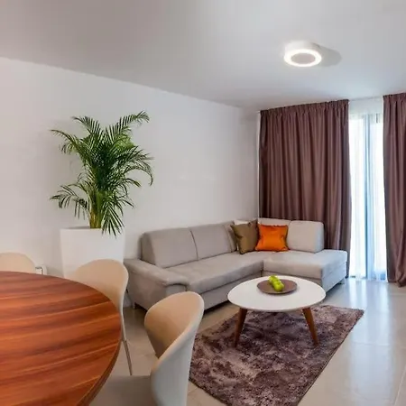 Luxurious With Modern Interior And Pool Villa *