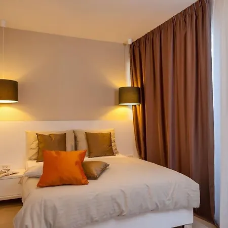 Luxurious With Modern Interior And Pool וילה