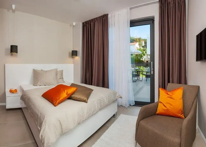 Villa Luxurious With Modern Interior And Pool Trogir