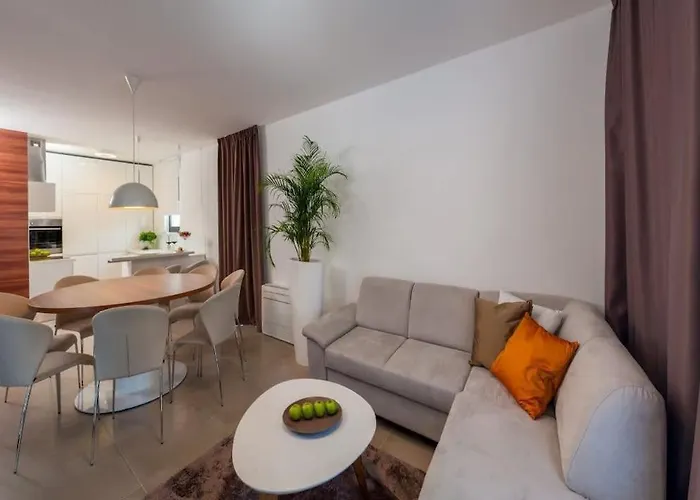 Luxurious With Modern Interior And Pool Villa Trogir